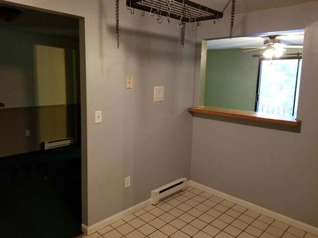 80 English Village Rd unit King Richard, Manchester, NH 03102 - photo 5