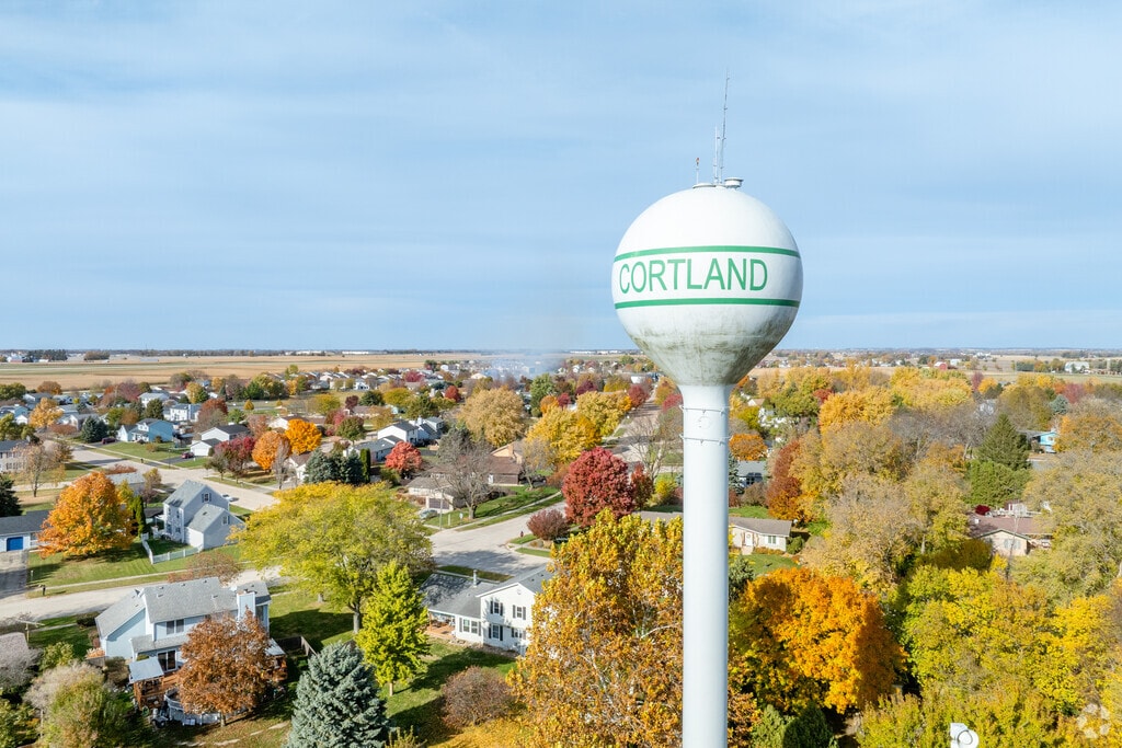 Cortland is nestled between DeKalb and Sycamore for easy access to both cities.