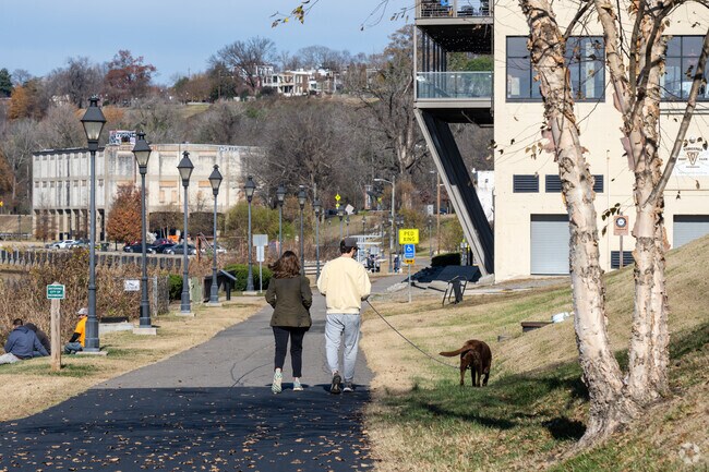 The Montrose neighborhood of Rocketts Landing is popular for outdoor walks.