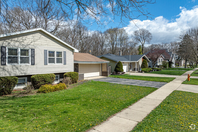 Homes in Downtown Naperville feature up to a quarter-acre of yard space.