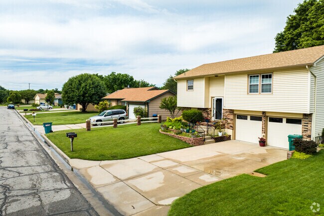 You will find a wide variety of home styles in Sherwood Glen.