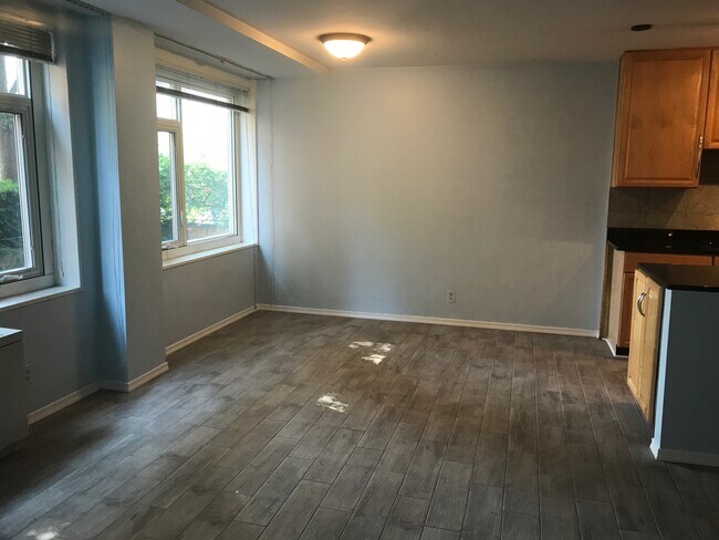 Dupont East Condominium unit 110, Washington, DC 20036 - photo 6