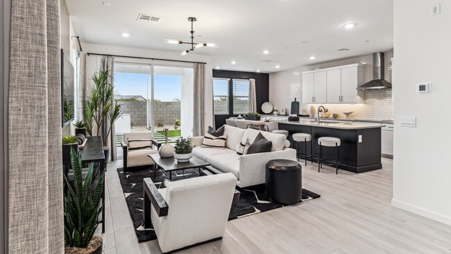 9831 S 11th St, Phoenix, AZ 85042 - photo 4