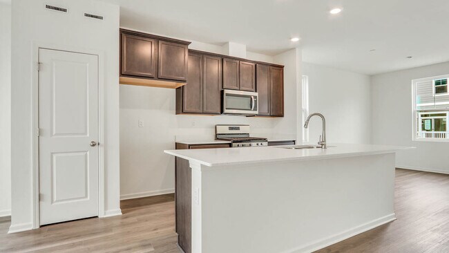 2170 Glacier St, Mundelein, IL 60060 - photo 4