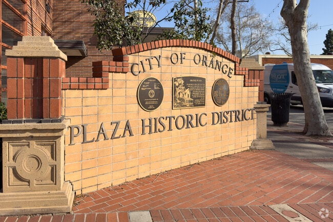 Orange’s historic pylon signals entry to California’s largest historic district.
