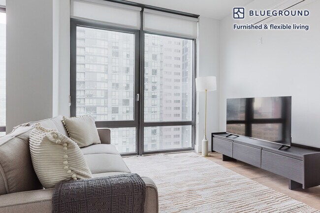 42-10 27th St unit FL18-ID1659, Long Island City, NY 11101 - photo 2