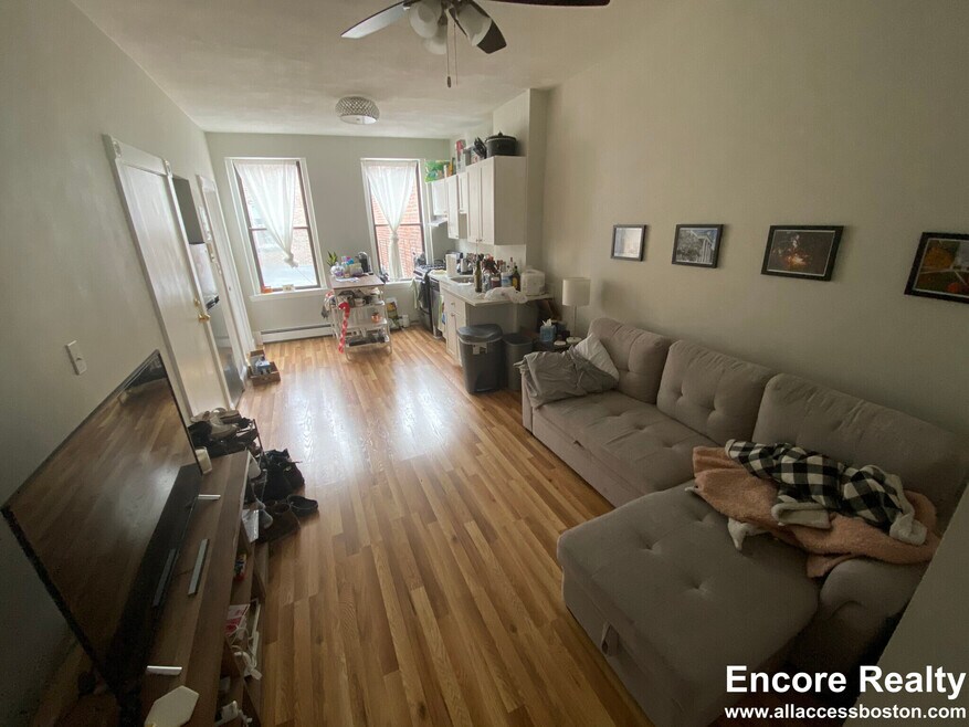 31 Sheafe St unit 7, Boston, MA 02113 - photo 1