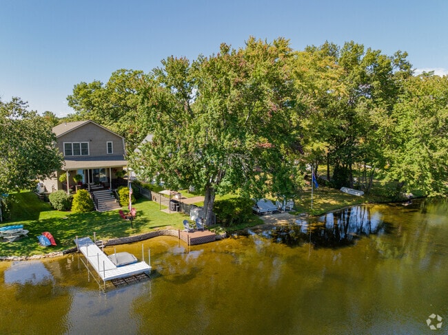 Lakeside cottages with your own dock can be found on Crystal Lake in Manchester.