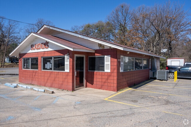 Slayden's in Bastrop features smoked meats, southern cooking and a family friendly enviornment.