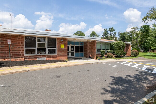 Main entrance of Bradley Gardens Elementary School in Bradley Gardens.