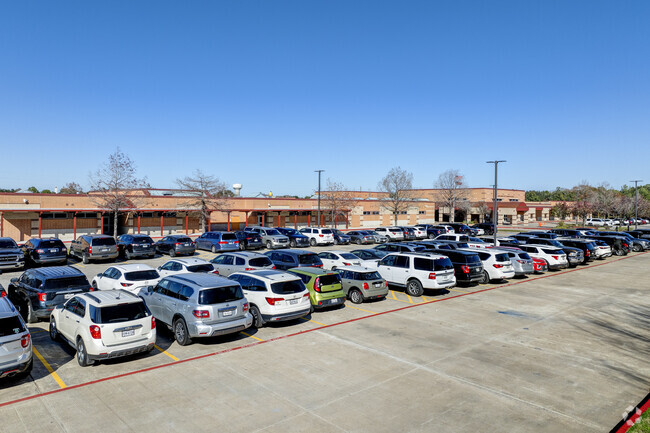 The campus boasts advanced facilities, promoting an enriching academic experience.