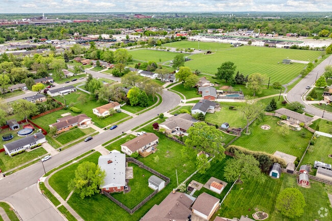 Creekview residents have easy access to Jacot Park and Middletown Shopping Center.