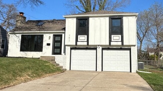 7617 Windsor St, Prairie Village, KS 66208