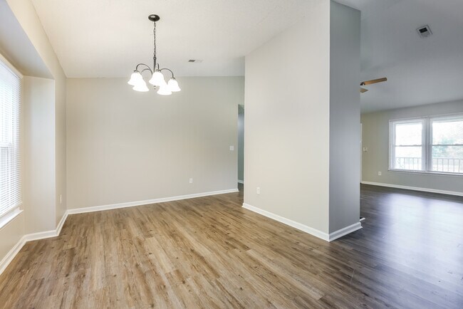 302 Laurel Tree Ln, Simpsonville, SC 29681 - photo 5