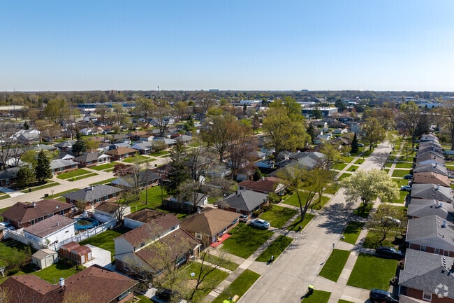 Madison Heights is a large suburban community located to the north of downtown Detroit.