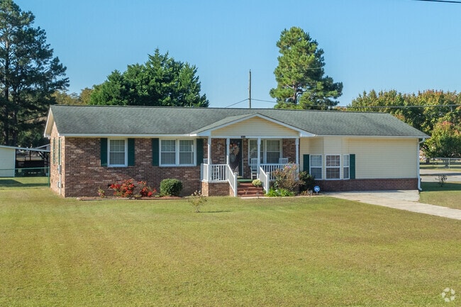 Ranch homes with well manicured lawns can be had in Lydia.