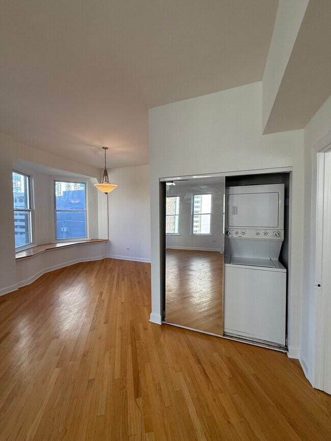 127 Maple Ave, Chicago, IL 60610 - photo 7