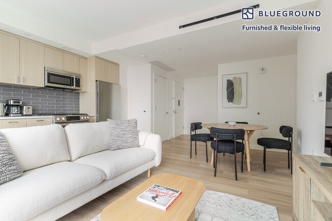 27-01 Jackson Ave unit FL21-ID1797, Queens, NY 11101 - photo 3