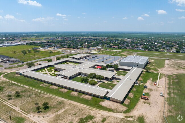 Cesar Chavez Middle School host grades 6th grade to 8th grade in the general Mission area.