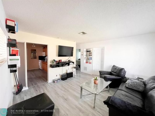 5140 NE 3rd Ave unit Front, Fort Lauderdale, FL 33334 - photo 7