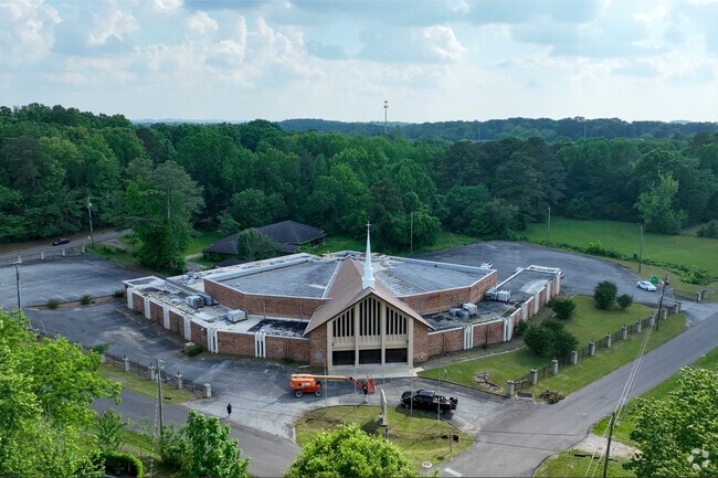 New Jerusalem Christian School has 31 students.