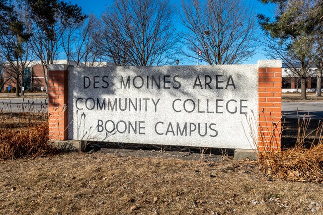 Boone also has a small Des Moines Area Community College Campus in town.
