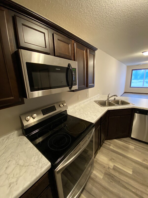 2200 4th Ln SE, Cambridge, MN 55008 - photo 7