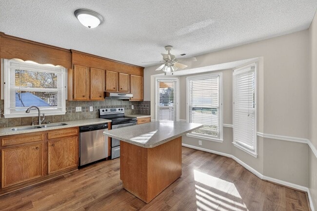 1186 Stixfield Ct, Winston Salem, NC 27103 - photo 2