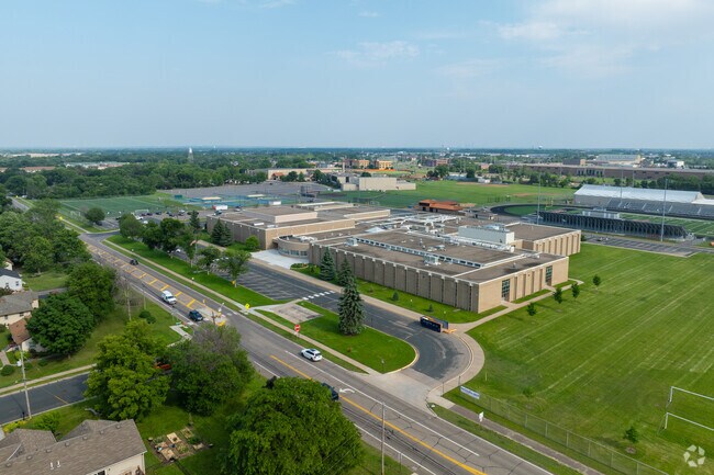 Osseo Middle School serves grades 6-8 with a student-teacher ratio of 19 to 1.