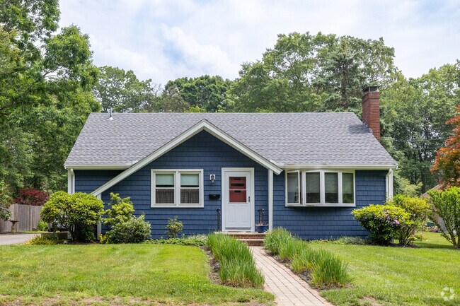 Ranch Style homes are very common in the neighborhood of Brockton.