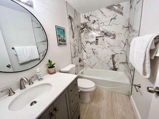 2840 W Rainbow Cir Unit C3, Sarasota, FL 34231