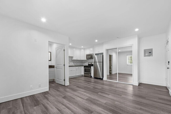 1240 W 29th St unit 1, Los Angeles, CA 90007 - photo 5