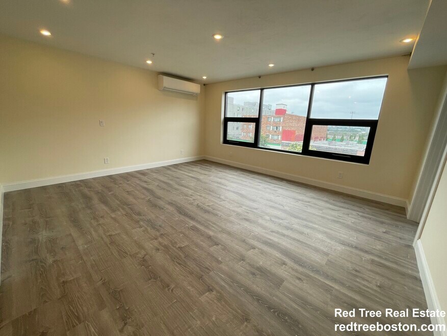 1022 Commonwealth Ave, Boston, MA 02215 - photo 1