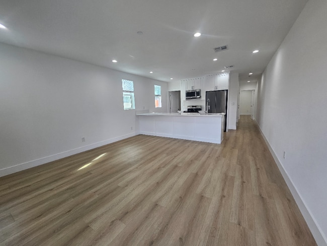 1624 W 205th St, Torrance, CA 90501 - photo 2