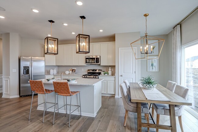 1638 Patterson Ave, North Aurora, IL 60542 - photo 6