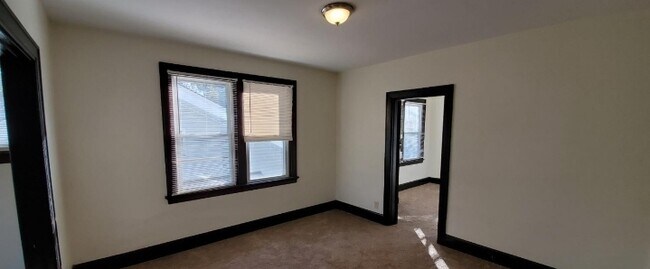 1031 Lockman Ave unit 2, Cincinnati, OH 45238 - photo 6