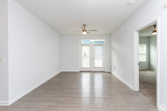 3BR, 2BA - 1362SF Riverwalk - Living Area