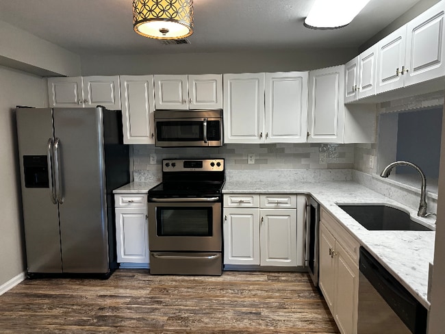 2229 Lesner Crescent unit 101, Virginia Beach, VA 23451 - photo 4