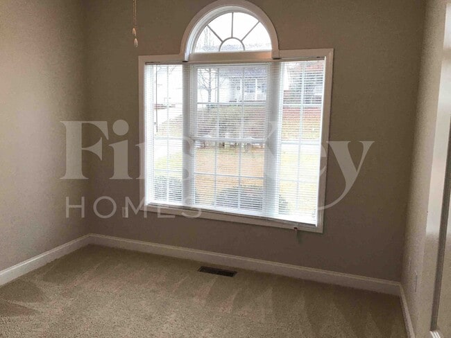 2215 Charles Towne Ct, Kannapolis, NC 28083 - photo 2