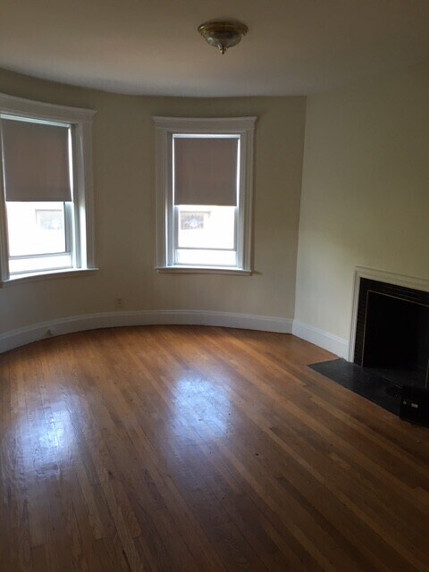 1798 Beacon St Unit B4, Brookline, MA 02445