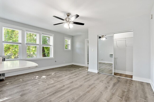 1522 W Sherwin Ave unit 202, Chicago, IL 60626 - photo 3