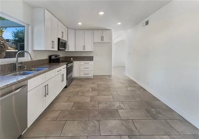 9670 Summerville St, Las Vegas, NV 89106 - photo 3