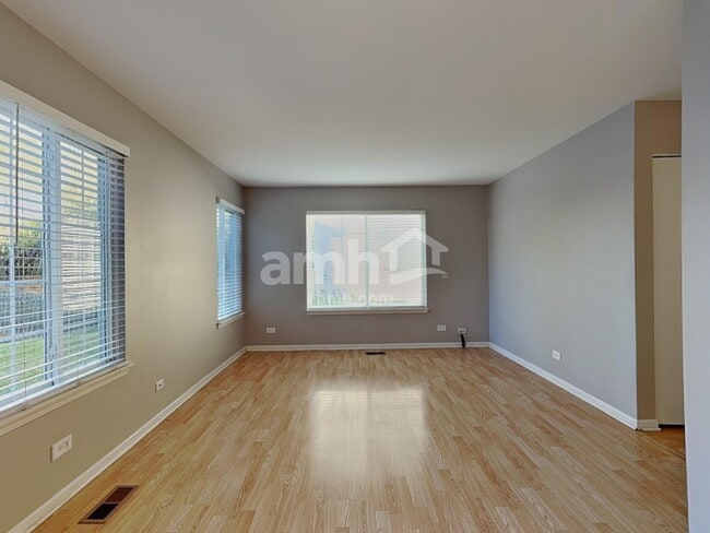 2797 Sorrel Row, Lake In the Hills, IL 60156 - photo 4