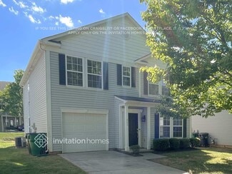866 Plaza Walk Dr, Charlotte, NC 28215