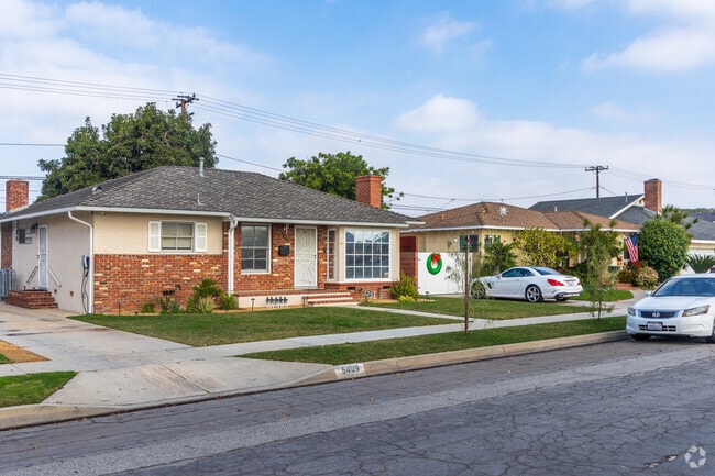 Ranch homes are common in West Plaza but display an array of styles.