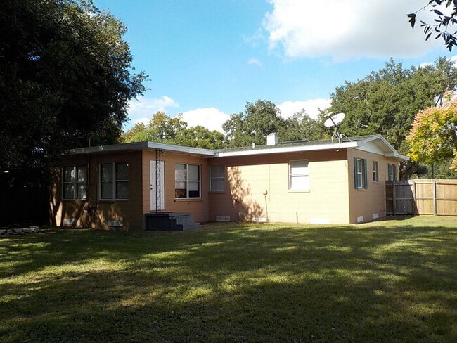 441 S Elm Rd, Lakeland, FL 33801 - photo 3