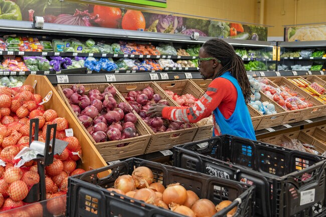 The neighborhood Walmart in Belmeade ofers fresh produce daily.