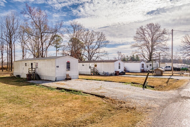 Mobile homes are available in Piney Chapel.