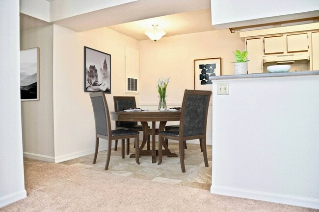 Crowne Forest, East Moline, IL 61244 - photo 2