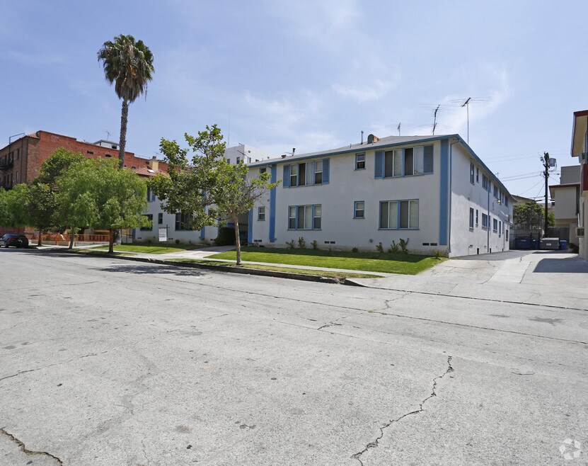 820 S Gramercy Place, Los Angeles, CA 90005 - photo 1
